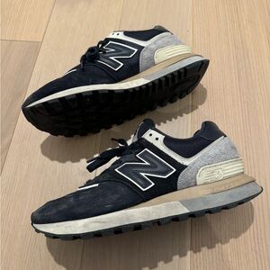 New Balance 574 Blue Navy Sneaker - Size 9.5 Men